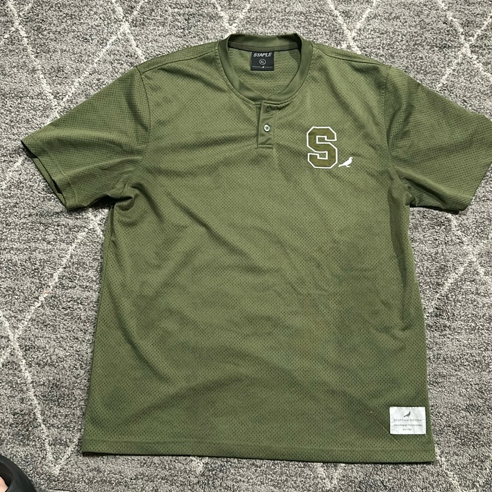 Staple pigeon jersey